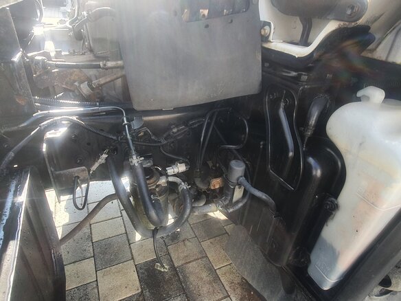 2002 Toyota Dyna, белый, 2150000 рублей - вид 25