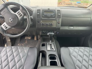 2007 Nissan Navara (Frontier) III (D40), серый, 900000 рублей, вид 5