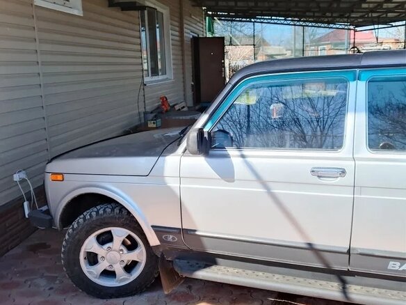 2011 Lada (ВАЗ) 2131 (4x4) Рысь I, серебристый, 500000 рублей - вид 2