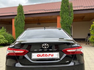 2021 Toyota Camry VIII (XV70) Рестайлинг, чёрный, 3100000 рублей, вид 2
