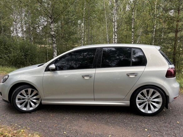 2011 Volkswagen Golf VI, серебристый, 850000 рублей - вид 3