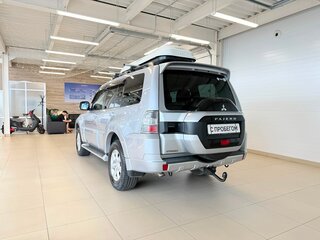 2015 Mitsubishi Pajero IV Рестайлинг 2, серебристый, 2899900 рублей, вид 4