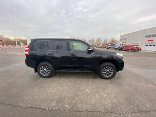 2016 Toyota Land Cruiser Prado 150 Series Рестайлинг 1, чёрный, 3450000 рублей, вид 5