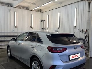 2018 Kia Ceed III, серебристый, 1600000 рублей, вид 4