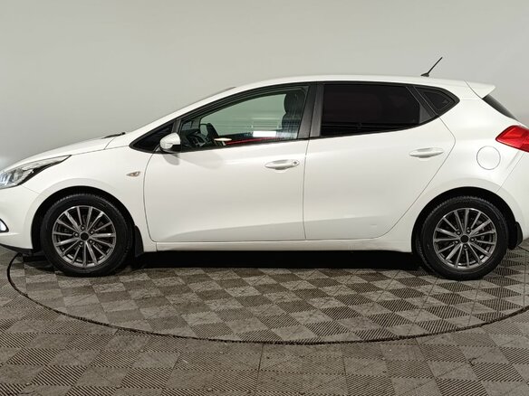 2015 Kia Ceed II, белый - вид 3