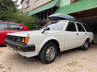 1985 Toyota Carina III (A60), белый, 1000000 рублей, вид 1