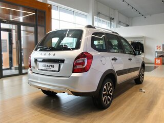2026 Lada (ВАЗ) Granta Cross I Рестайлинг, серебристый, 1216000 рублей, вид 4