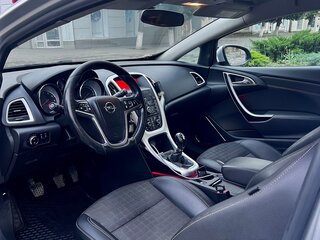 2012 Opel Astra GTC J Рестайлинг, серебристый, 840000 рублей, вид 4
