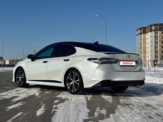 2020 Toyota Camry VIII (XV70), белый, 3000000 рублей, вид 5