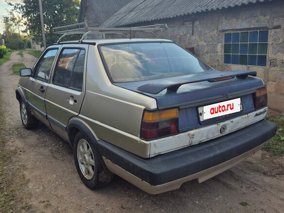 1988 Volkswagen Jetta II, бежевый - вид 3