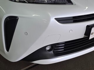 2022 Toyota Prius IV Рестайлинг (XW50), белый, 2200000 рублей, вид 3