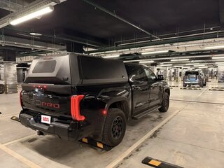 2024 Toyota Tundra CrewMax III, чёрный, 9490000 рублей, вид 5