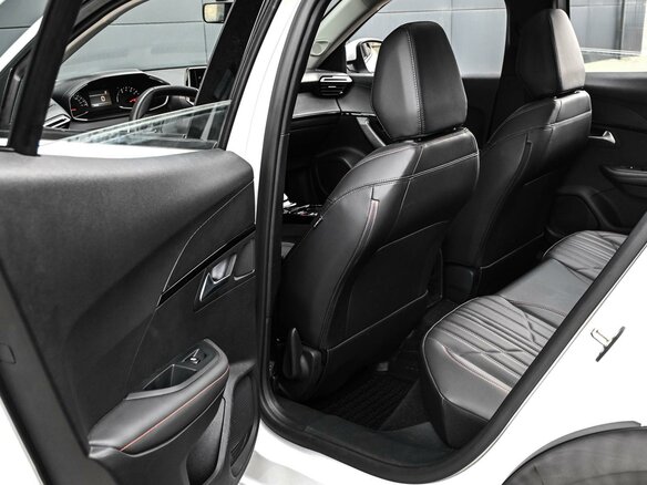 2021 Peugeot 2008 II, белый, 1829000 рублей - вид 14