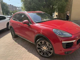 2016 Porsche Cayenne S II Рестайлинг (958), красный, 3275600 рублей, вид 2