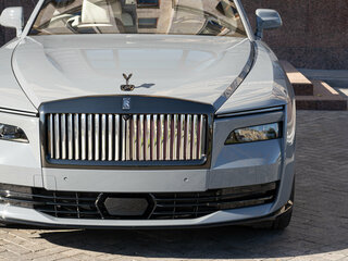 2026 Rolls-Royce Spectre Black Badge I Рестайлинг (Series II), серый, 72000000 рублей, вид 3