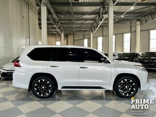 2016 Lexus LX 570 III Рестайлинг 2, белый, 7799000 рублей, вид 4