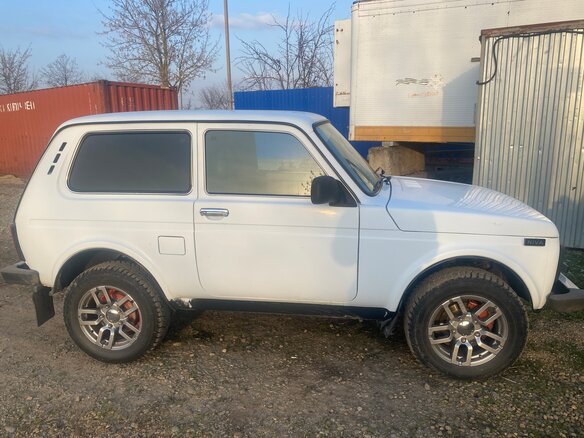 2014 Lada (ВАЗ) 2121 (4x4) I Рестайлинг, белый, 550000 рублей - вид 1