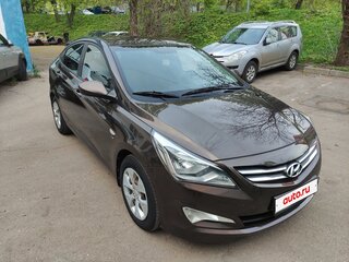 2015 Hyundai Solaris I Рестайлинг, коричневый, 920000 рублей, вид 1