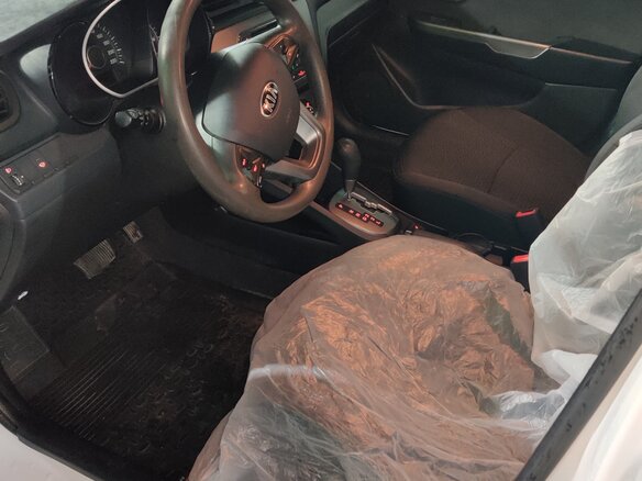 2013 Kia Rio 4-speed III, белый, 1110000 рублей - вид 10