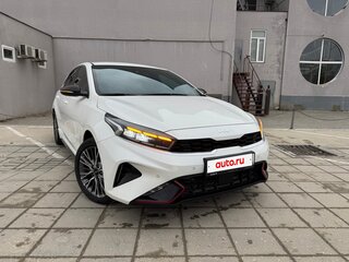 2022 Kia Cerato IV Рестайлинг, белый, 2195000 рублей, вид 3