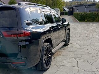 2021 Toyota Land Cruiser 300 Series, чёрный, 10200000 рублей, вид 5