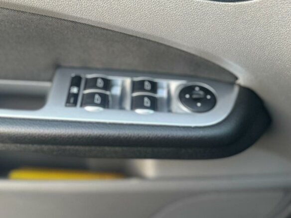 2010 Ford Focus II Рестайлинг, чёрный, 580000 рублей - вид 10