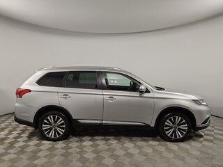 2019 Mitsubishi Outlander III Рестайлинг 3, серебристый, 2149000 рублей, вид 4