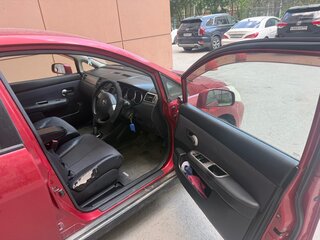 2004 Nissan Tiida I, красный, 270000 рублей, вид 4