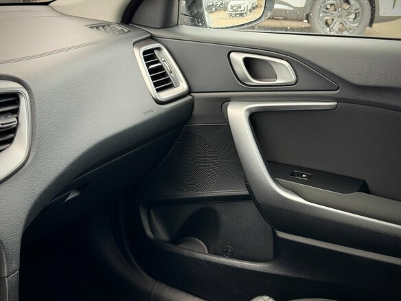 2020 Kia Ceed III, серый, 1670000 рублей - вид 22