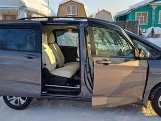 2018 Honda Freed II, серый, 2300000 рублей, вид 5