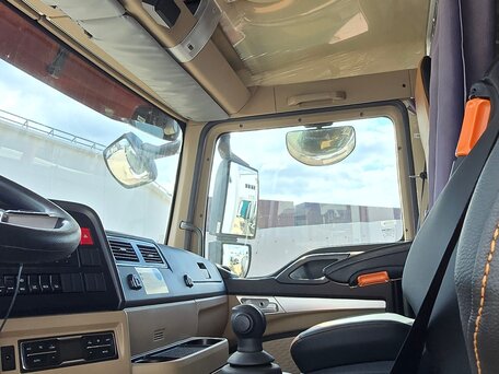 2026 Sinotruk Howo 4X2, белый, 8250000 рублей, вид 3