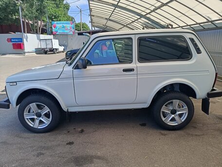 2024 Lada (ВАЗ) Niva Legend Euro-2 I, белый, 780000 рублей, вид 3