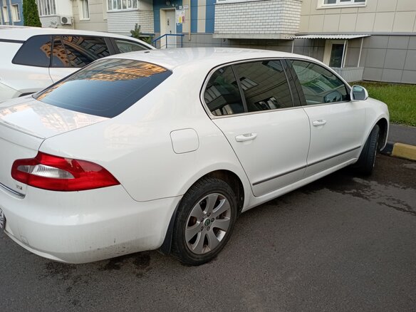 2012 Skoda Superb II, белый, 1400000 рублей - вид 4