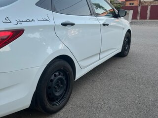 2011 Hyundai Solaris I, белый, 600000 рублей, вид 4