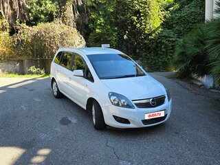 2013 Opel Zafira B Рестайлинг, белый, 935000 рублей, вид 1