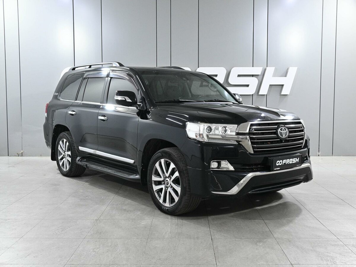 Открыть фотографии: Toyota Land Cruiser 200 Series Рестайлинг 2