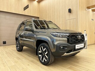 2026 Lada (ВАЗ) Niva Travel I Рестайлинг, коричневый, 1889000 рублей, вид 3