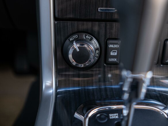 2011 Nissan Pathfinder III Рестайлинг, чёрный - вид 20
