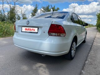 2015 Volkswagen Polo V, белый, 915000 рублей, вид 3