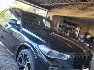 2019 BMW X5 40i IV (G05/G18), чёрный, 6000000 рублей, вид 1