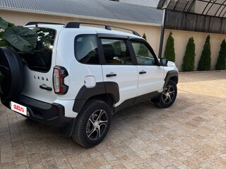 2025 Lada (ВАЗ) Niva Travel I Рестайлинг, белый, 1490000 рублей, вид 2
