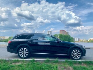 2019 Mercedes-Benz E-Класс 220 d V (W213, S213, C238), чёрный, 3588000 рублей, вид 4