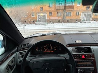 1995 Mercedes-Benz E-Класс 320 II (W210, S210), синий, 545000 рублей, вид 5