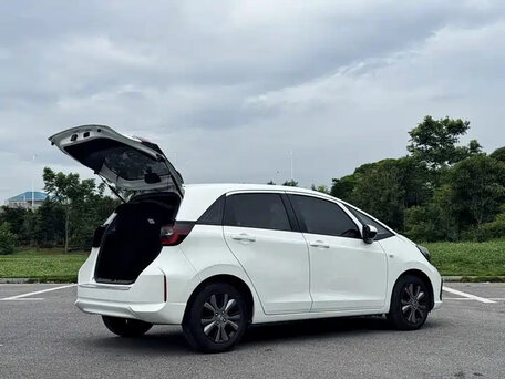 2022 Honda Fit IV, белый, 1200555 рублей, вид 2