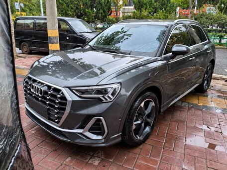 2022 Audi Q3 35 TFSI II (F3), серый, 1850000 рублей, вид 1