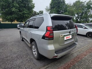 2020 Toyota Land Cruiser Prado 150 Series Рестайлинг 2, серый, 6000000 рублей, вид 5