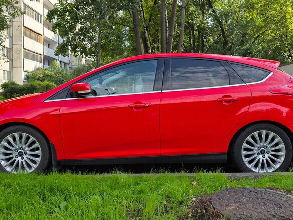 2012 Ford Focus III, красный - вид 16