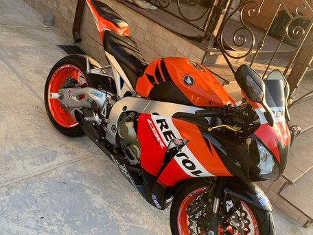 2008 Honda CBR 1000 RR/RA Fireblade, оранжевый, 580000 рублей, вид 1