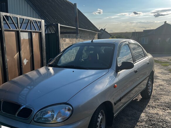 2004 Daewoo Lanos, серый, 230000 рублей