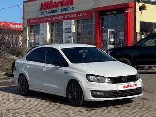 2019 Volkswagen Polo V Рестайлинг, белый, 815000 рублей, вид 4